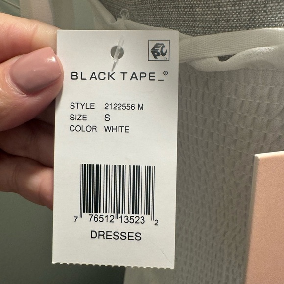 Black Tape Chiffon tied strap smocked white dress. Sz S BNWT - Picture 8 of 10